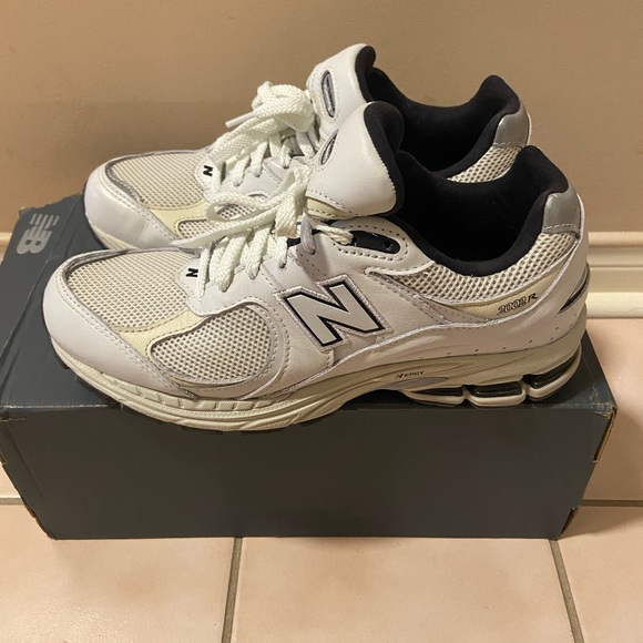 New Balance 2002R Atlas / Lemon Haze - Picture 2 of 6